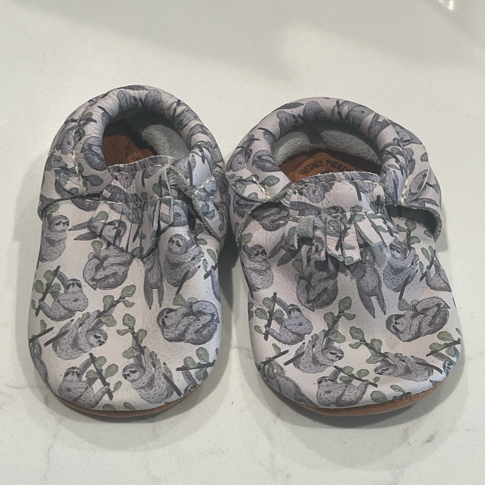 Freshly Picked sloth moccasins size 5